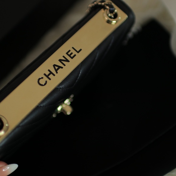 MORE PICS Chanel Trendy CC WOC in Black - SOLD - - Picture 6 of 8
